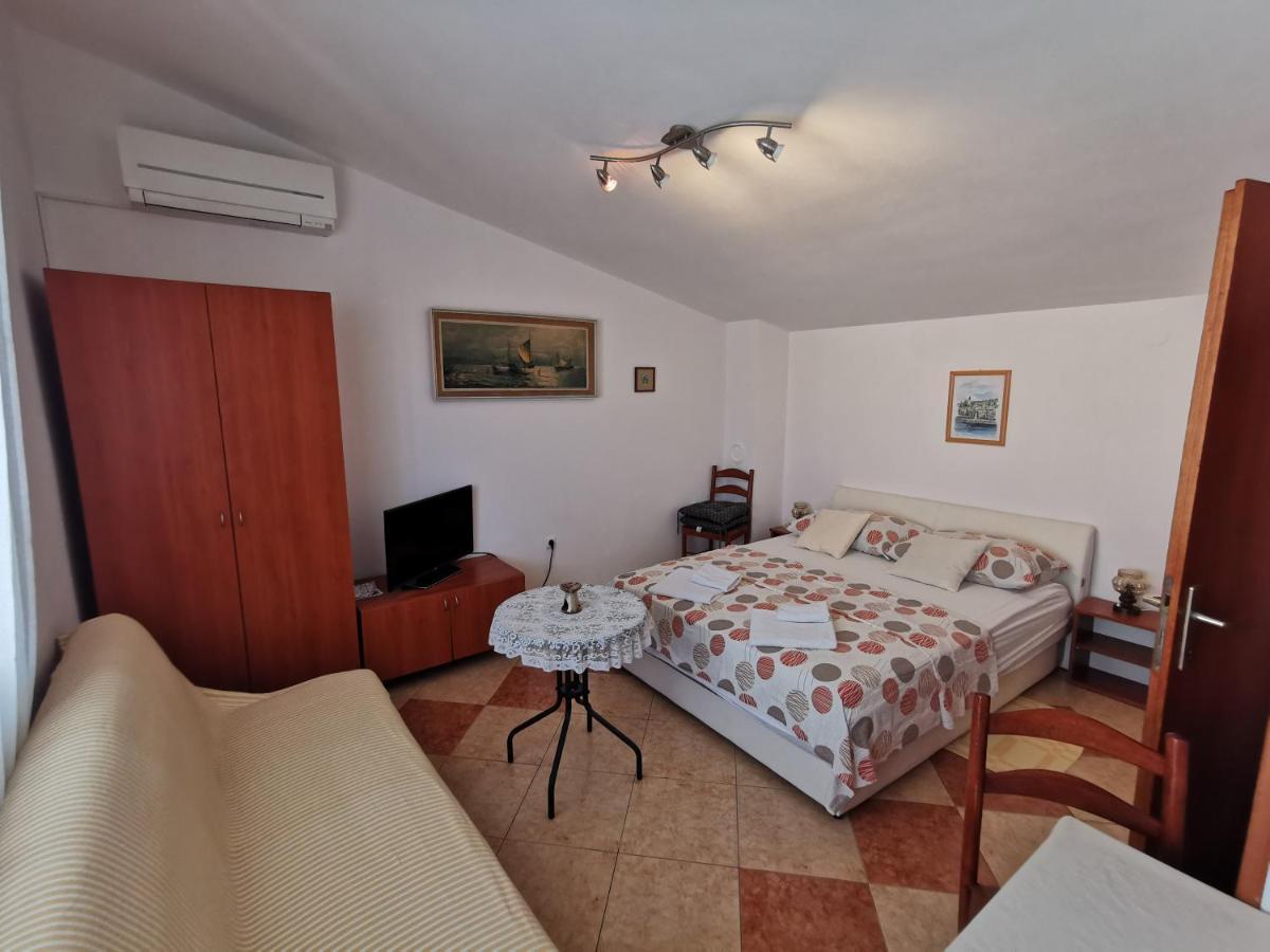 Studio Apartments Jasminka Selce Zewnętrze zdjęcie