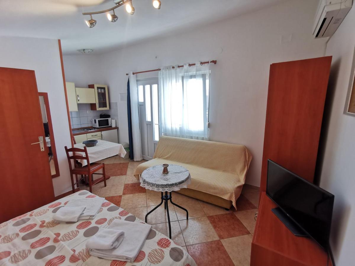 Studio Apartments Jasminka Selce Zewnętrze zdjęcie