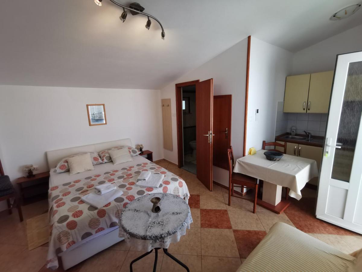 Studio Apartments Jasminka Selce Zewnętrze zdjęcie