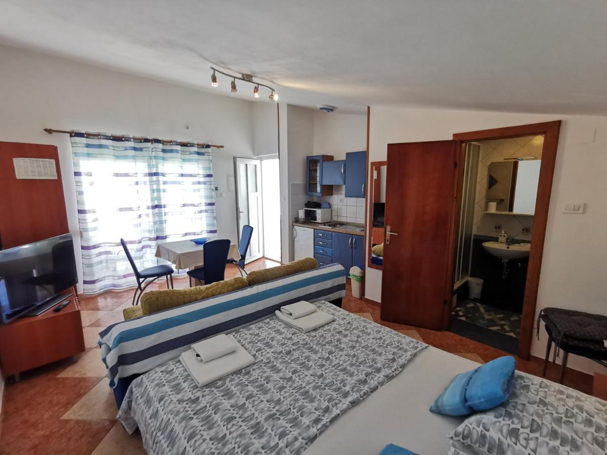 Studio Apartments Jasminka Selce Zewnętrze zdjęcie