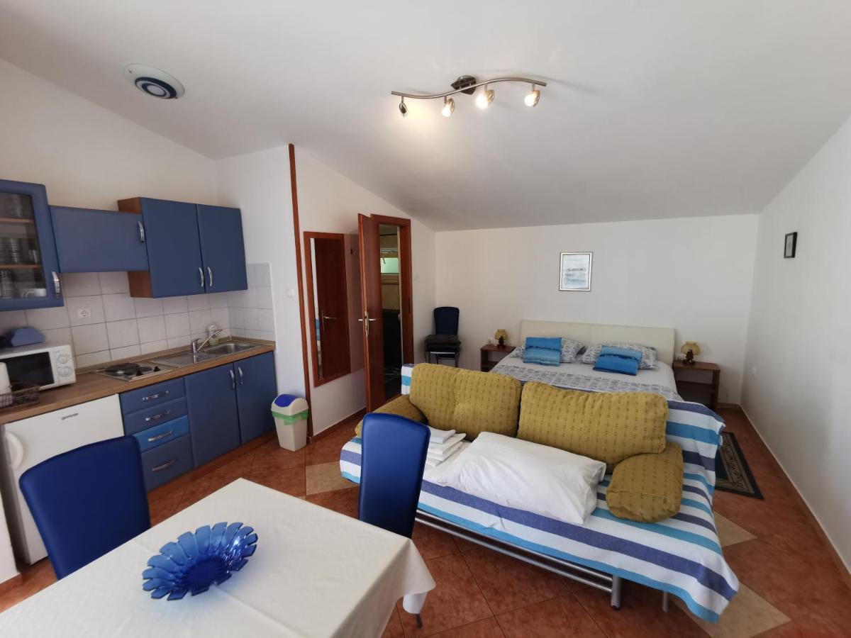Studio Apartments Jasminka Selce Zewnętrze zdjęcie