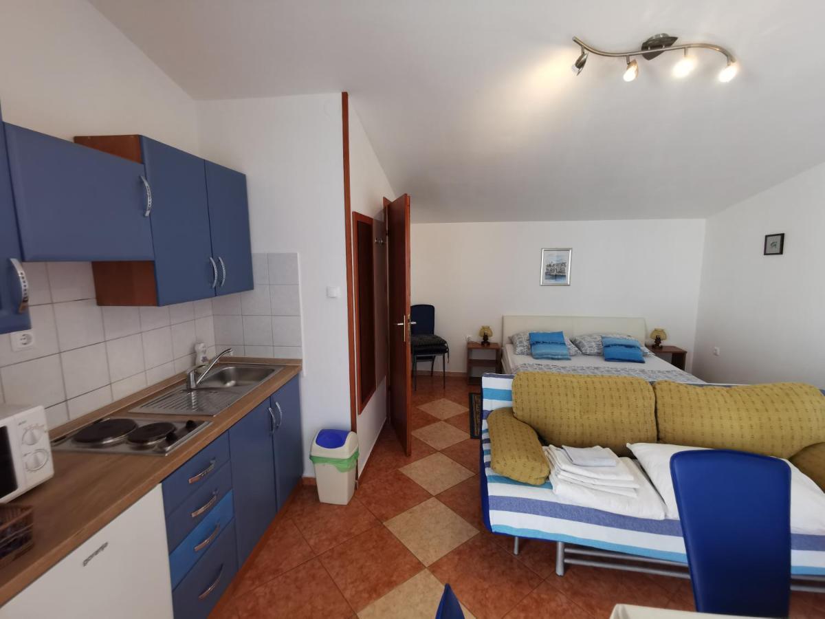 Studio Apartments Jasminka Selce Zewnętrze zdjęcie