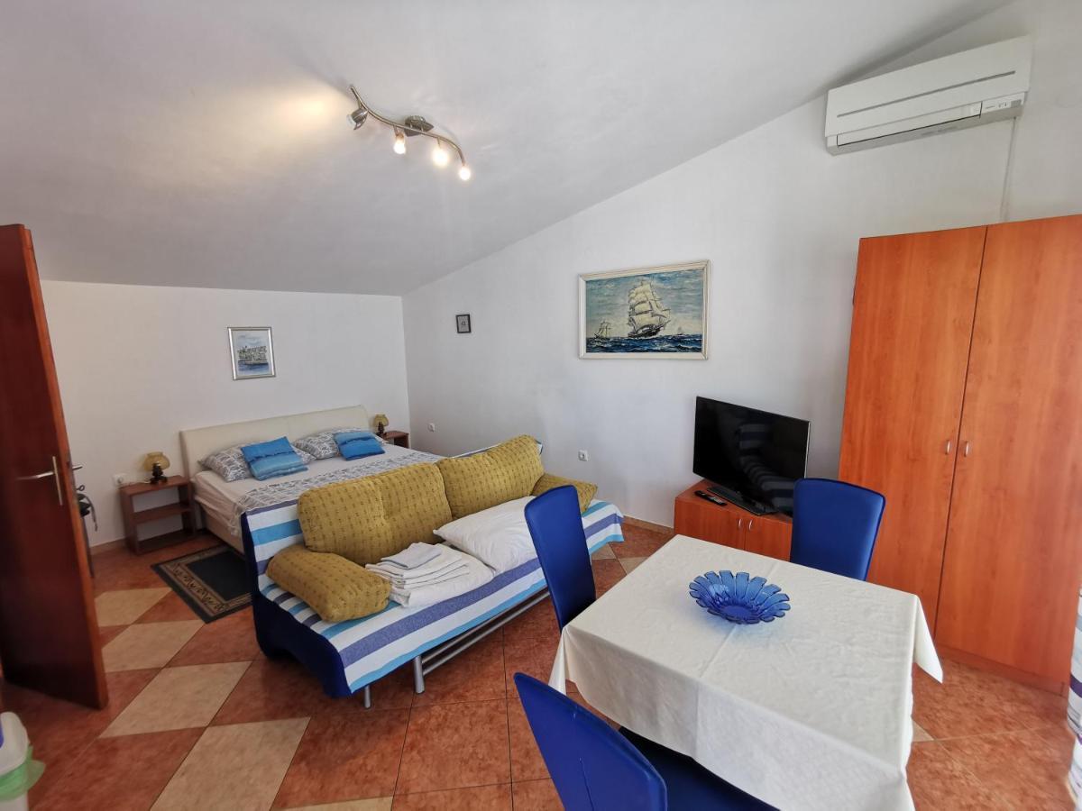 Studio Apartments Jasminka Selce Zewnętrze zdjęcie