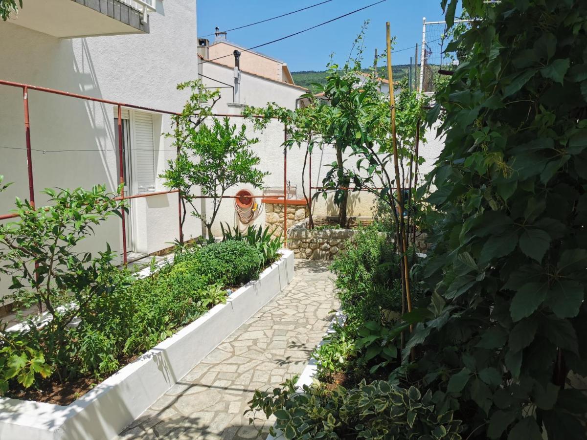Studio Apartments Jasminka Selce Zewnętrze zdjęcie