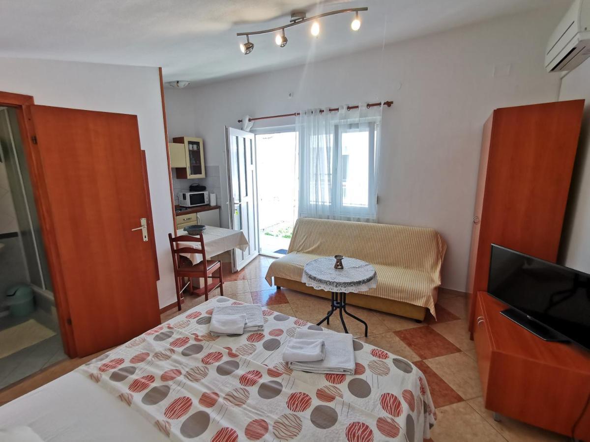 Studio Apartments Jasminka Selce Zewnętrze zdjęcie