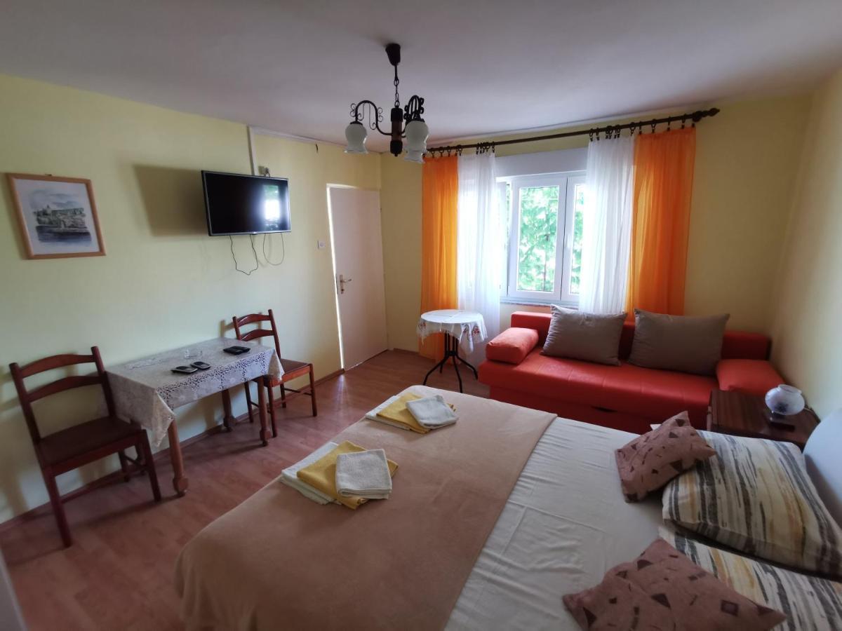 Studio Apartments Jasminka Selce Zewnętrze zdjęcie